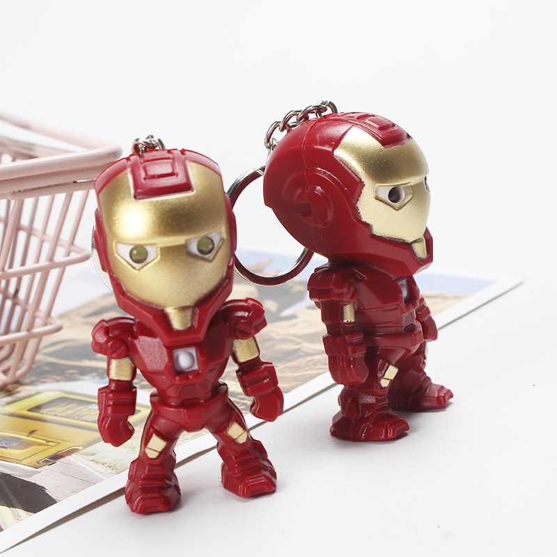 Film Superhero Iron Man LED Gantungan Kunci Lampu Suara Avengers Tony Stark Patung Boneka Dekorasi Gantungan Kunci