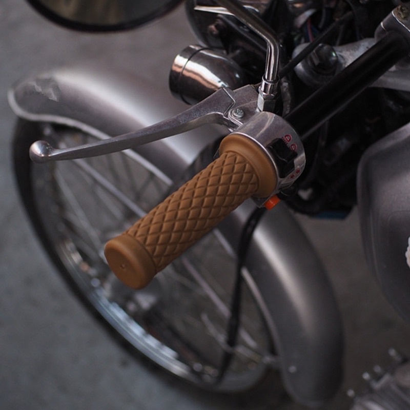 HANDGRIP WAJIK HANDFAT JAPSTYLE CAFE RACER RETRO CLASSIC FAZZIO VESPA GRIP DIAMON W175 XSR 155 CBR150R VERZA BEAT SCOOPY FINO XRIDER KLX CRF BEAT KARBU VARIO MIO SATRIA FU SONIC NMAX PCX DLL