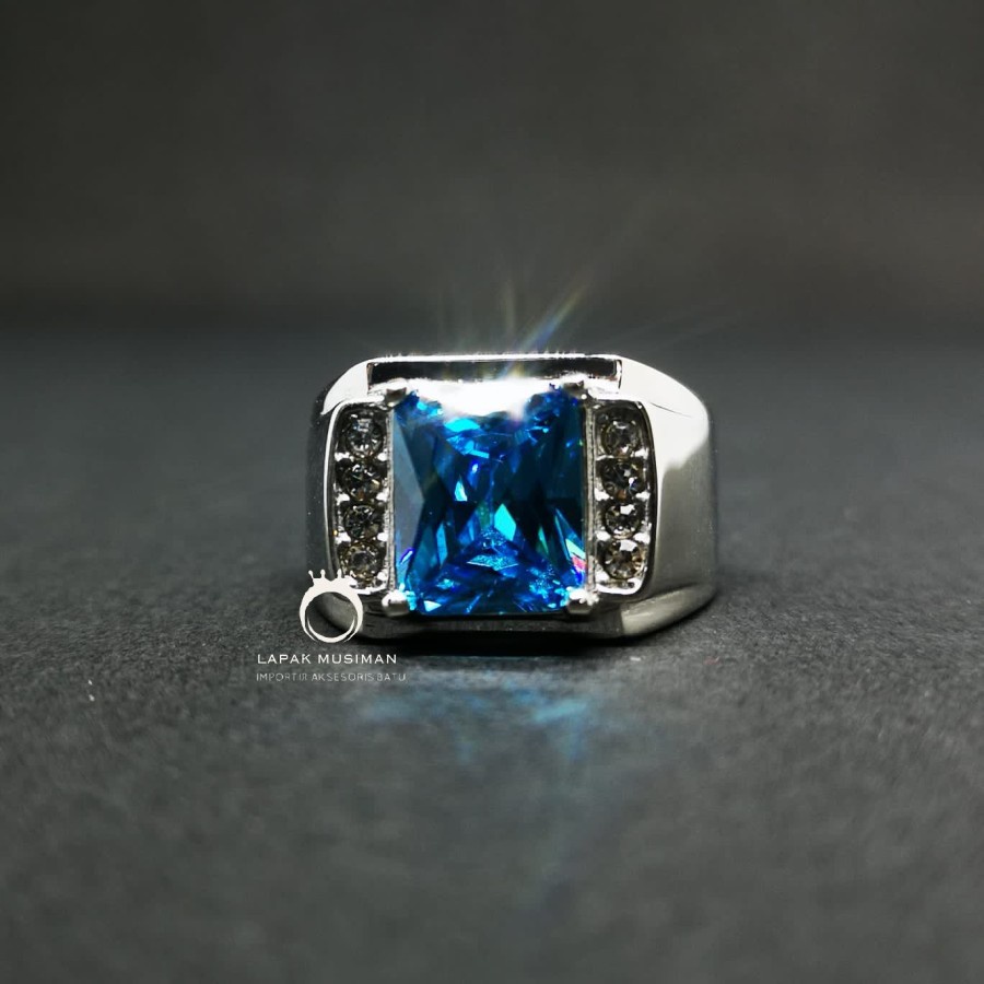 [Bayar Di Tempat ] Cincin Pria Titanium Warna Silver Gold Anti Karat Batu Blue Topaz