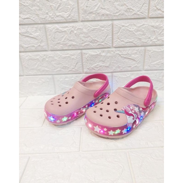 crocs princes &amp; unicorn LED bisa nyala