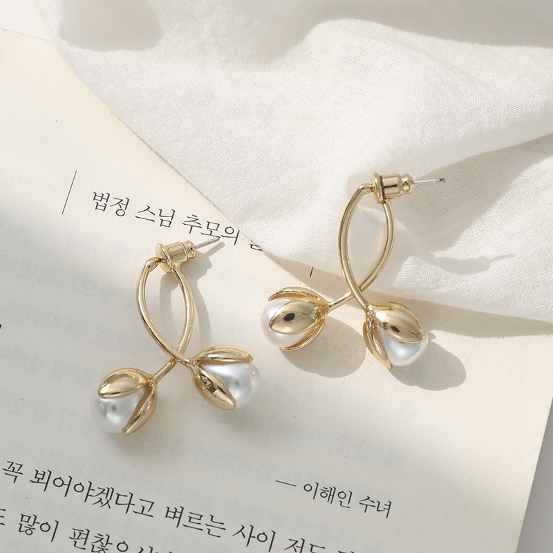 Anting Stud Panjang Desain Bunga Mutiara Silang Geometris Gaya Korea