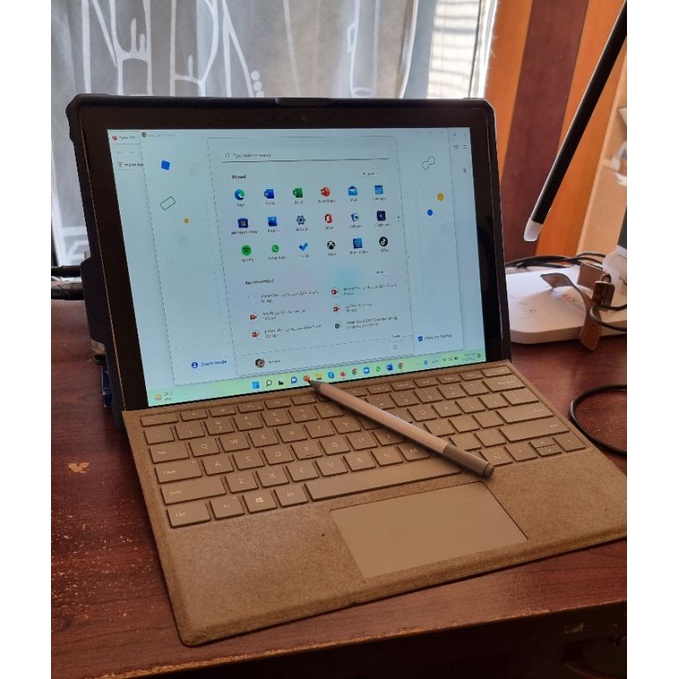 Microsoft Surface Pro 6 Core i7, 16 GB RAM 1 TB SSD Surface Pen + Keyboard original