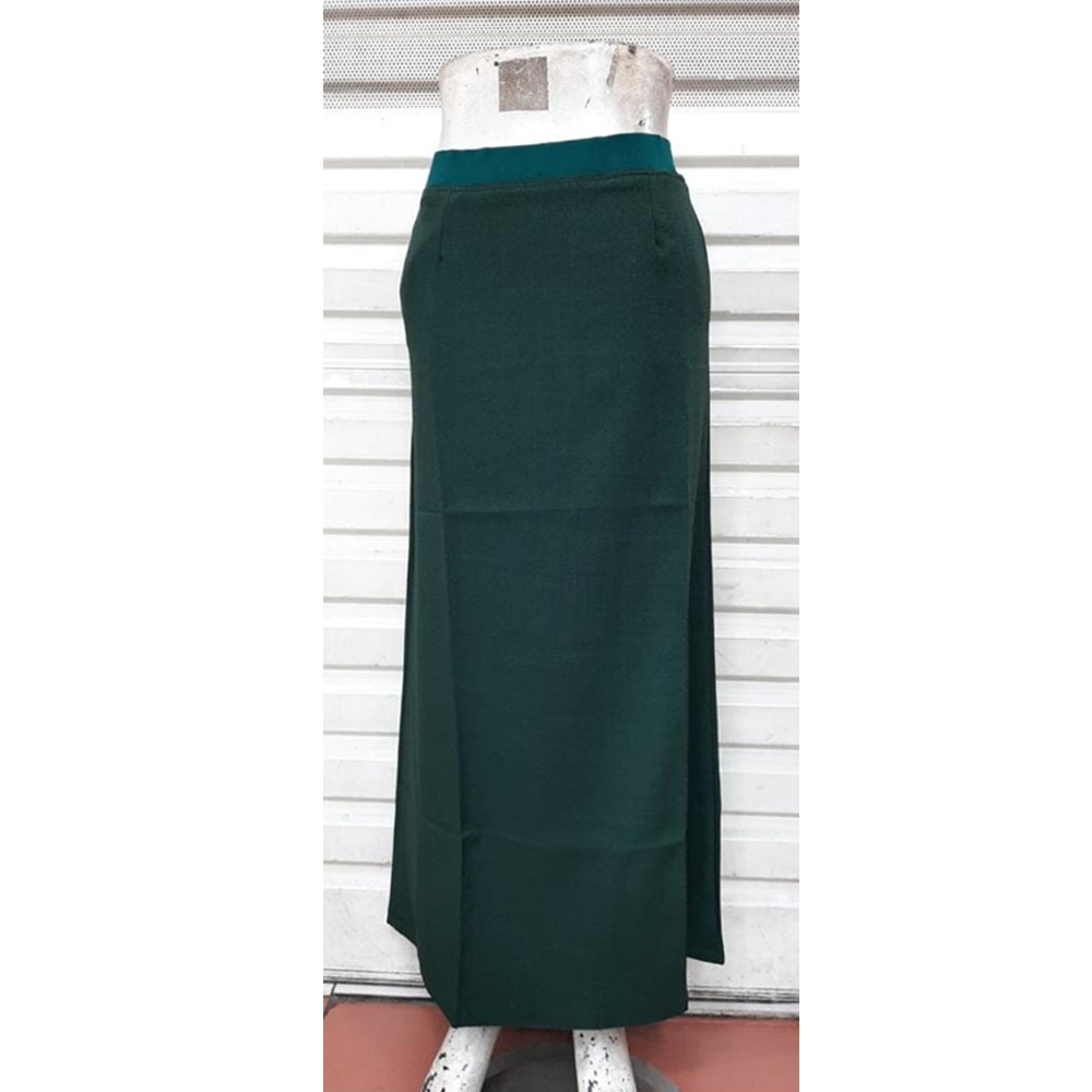 celana karet-Celana kancing dan rok A karet warna hijau botol brand syakira by azkia collection