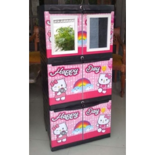 Lemari Plastik DIVA Mini Susun 3 Double Kaca Motif DORAEMON & HELLOKITTY Full Kunci