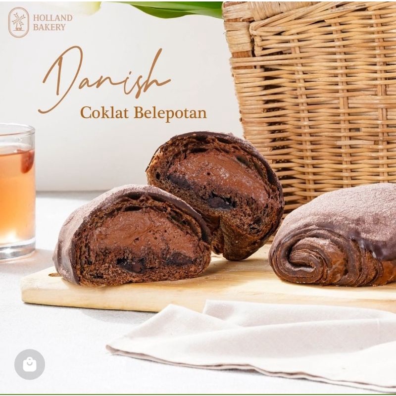 

Danish Coklat Belepotan Holland Bakery