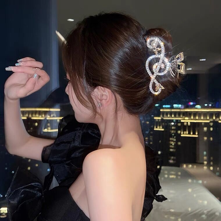 Jepit Rambut Bentuk Hiu Aksen Mutiara Dan Berlian Imitasi Bahan Alloy Gaya Korea Untuk Wanita