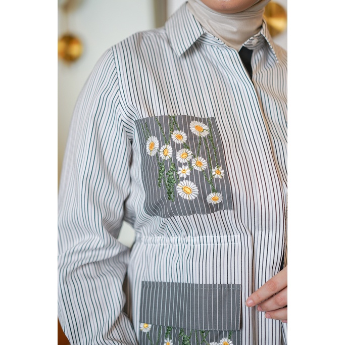 GREY DAISY POCKET GATHER BELT SHIRT - ARTKEA