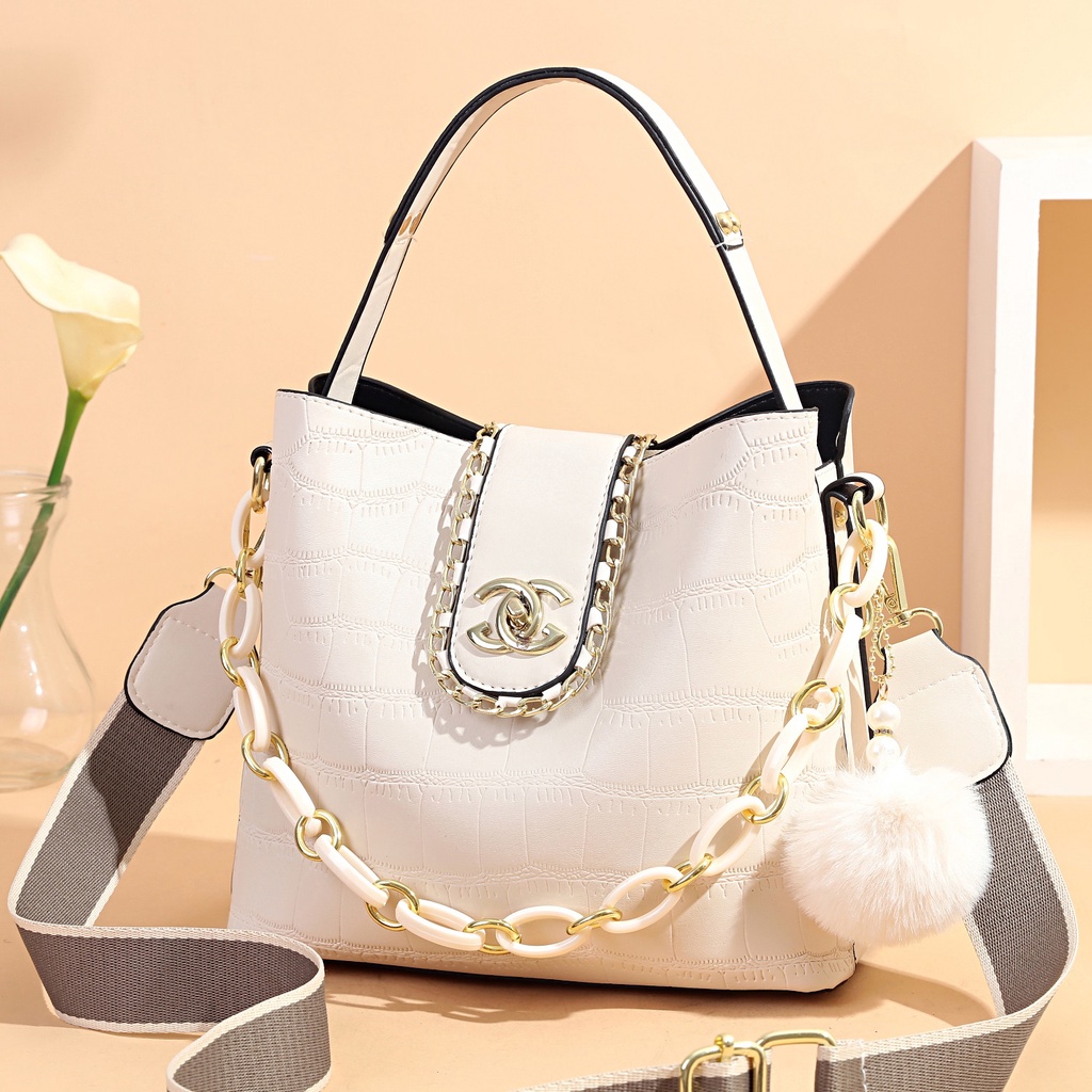 BJ63208 - BEIGE/BLACK/BROWN/GREEN/KHAKI/PINK - TAS JINJING TOTEBAG CC HANDBAG GANTUNGAN POM BULU WANITA FASHION IMPORT MODIS ELEGAN TERMURAH TERLARIS TERBARU BAGSTORE JAKARTA TAS BATAM ZC3208