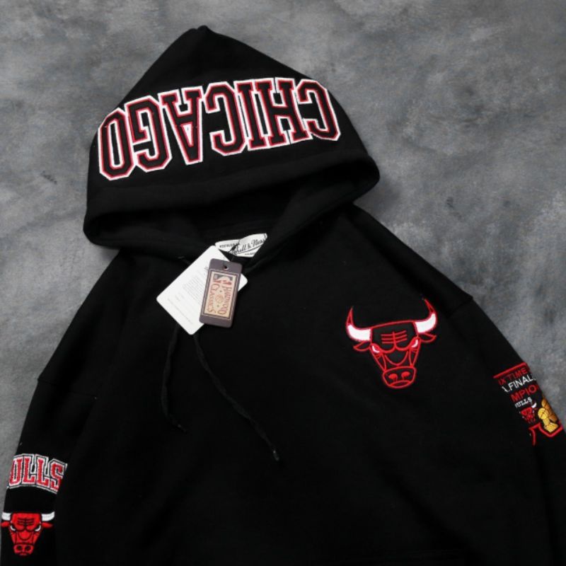 JAKET SWEATER HOODIE BULLS CHICHAGO MICTHELL&amp;NESS MBORDIER HITAM