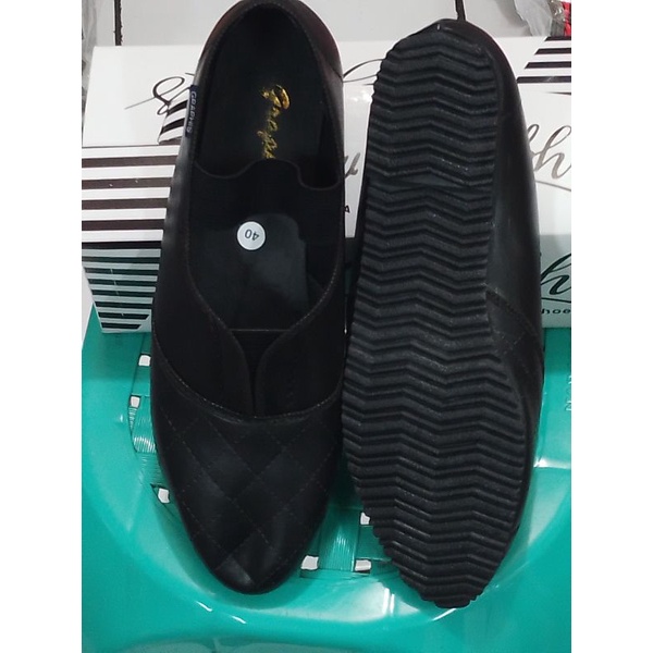 Sepatu Wanita Graphis, Hitam