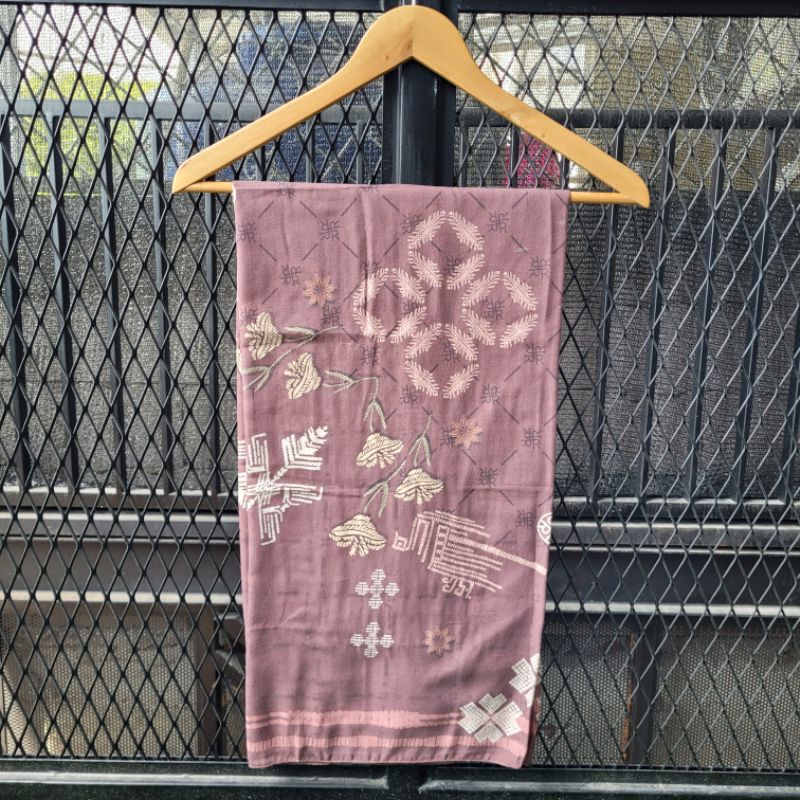 preloved ria miranda scard wastra