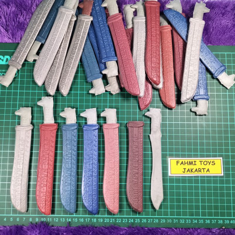 25 pcs mainan pedang keris pedang naga puspa mainan golok