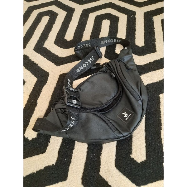 Waistbag/Tas dada/Tas pinggang merk 3second Original Hitam