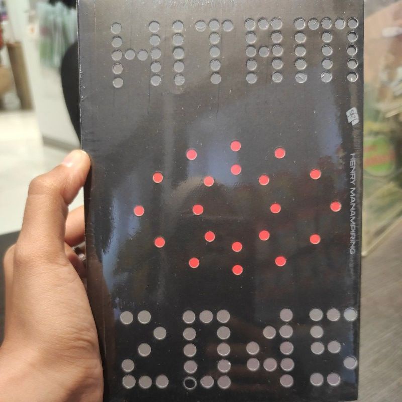 HITAM 2045 - HENRY MANAMPIRING