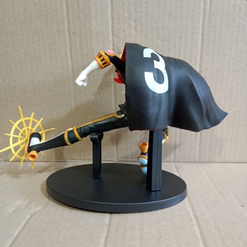 Mainan Action Figure One Piece Sanji Raid Suit / Osoba mask