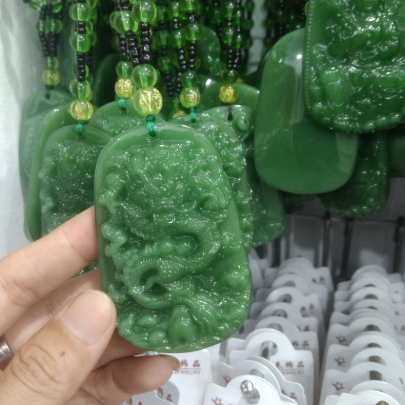 Kalung Liontin Giok Hijau