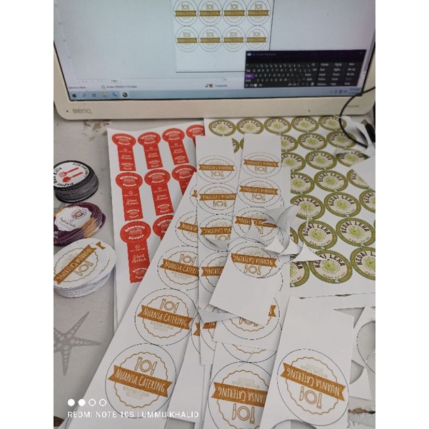 

Sticker Label Kemasan Bulat ukuran 5 x 5 cm