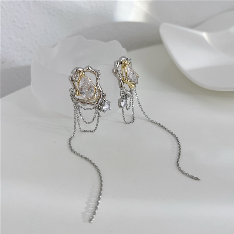 Anting Tusuk Gantung Temperament Bahan Metal Hias Zirconrumbai Rantai Gaya Vintage Untuk Wanita