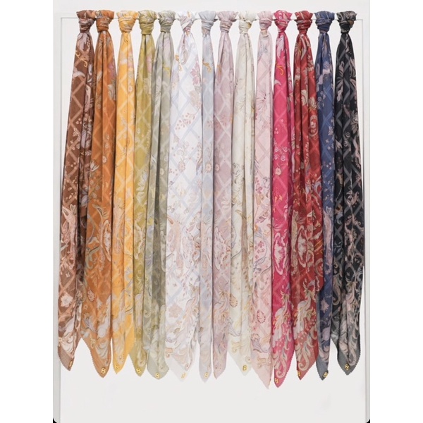 Jilbab / Scarf Buttonscarves x Dian Pelangi Autograph Series Buttonscarves Granada Series Buttonscar