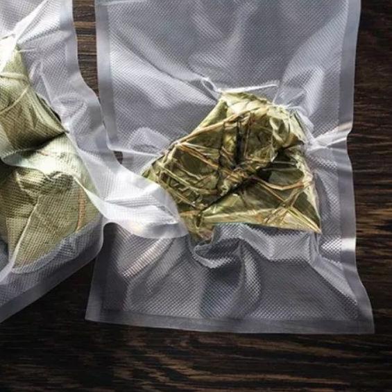 PLASTIK VACUM EMBOS 17X25 ISI 100 PLASTIK VAKUM EMBOS MAKANAB