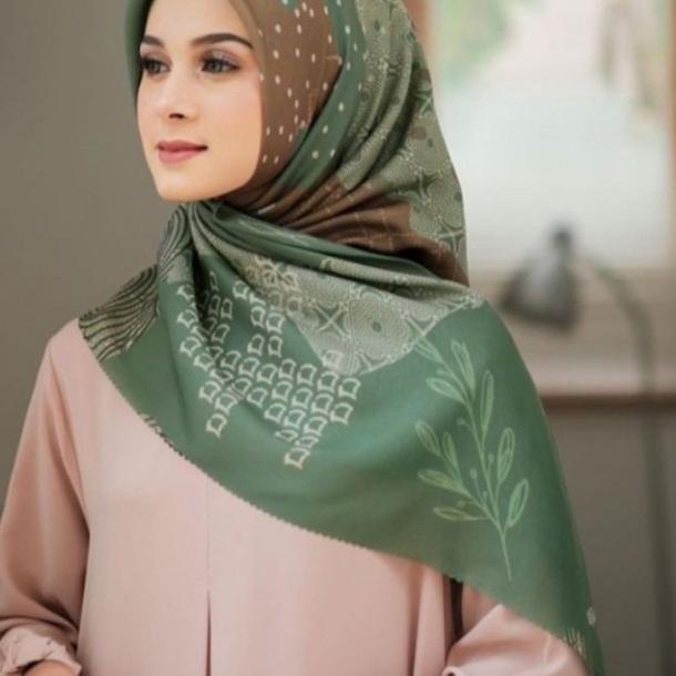 Hijab Segiempat Motif Paula Hijau Jilbab Segiempat Deenay
