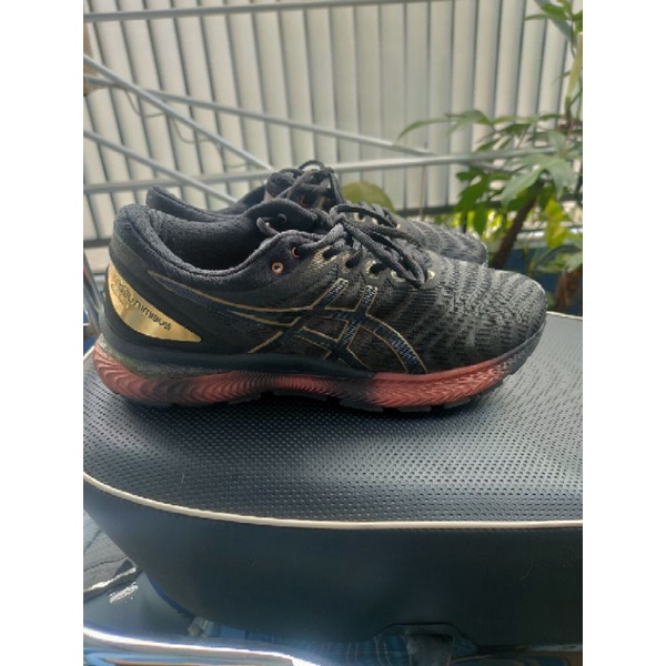 sepatu asics gel nimbus 22