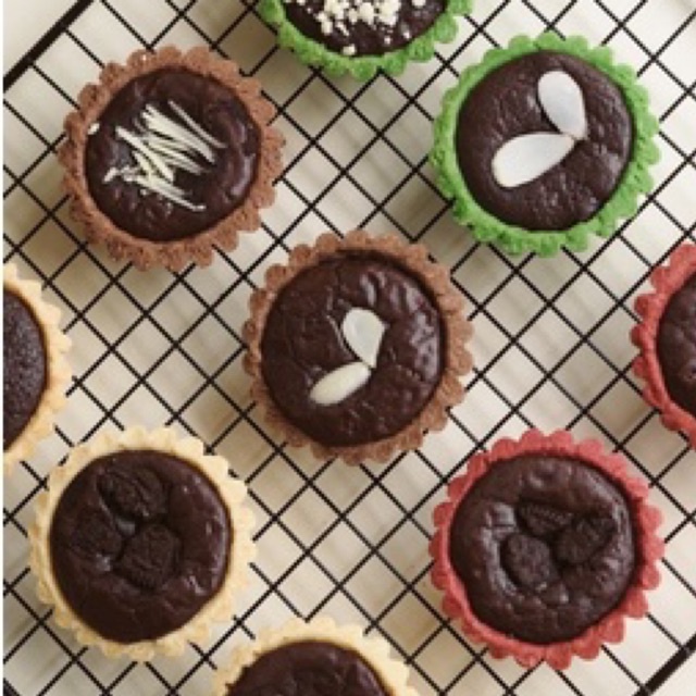 

Pie Brownies (isi 10 pcs) Red Velvet, Cokelat, dan Original / Paket Hampers Brownies