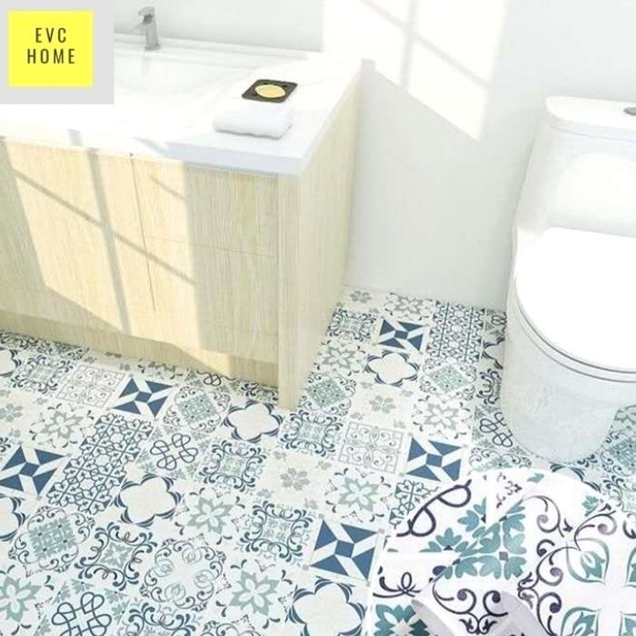 Wallpaper Wallpaper Lantai Kamar Mandi Sticker Dinding Bunga Kotak Anti Air 3D