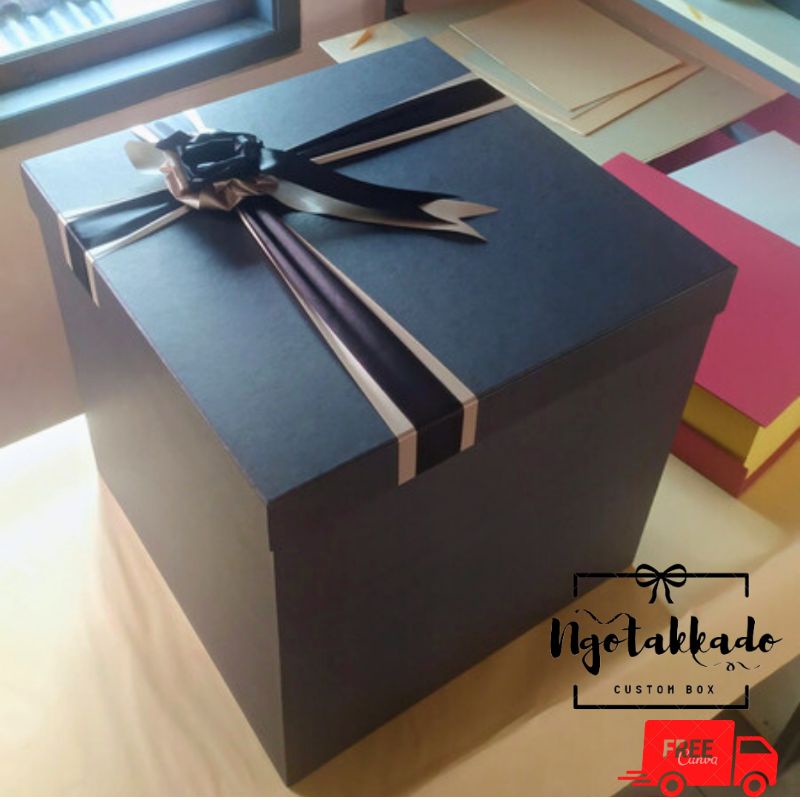 

Kotak Kado Jumbo Ukuran 50x50x50 & 55x55x55 (PxLxT) (cm) Bisa Custom Ukuran