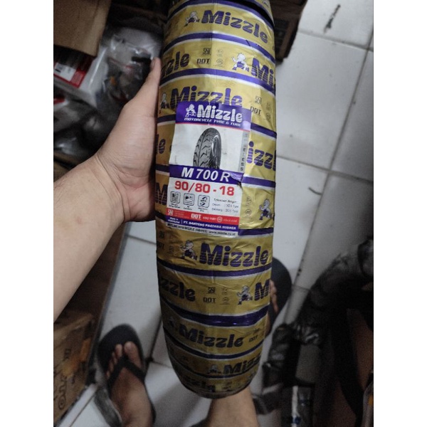 ban luar tubeless mizzle 90/80-18 m700