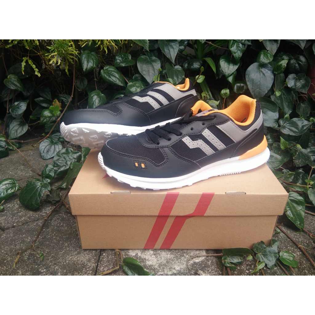 Sepatu Lari/Running Piero Jogger Black DKGrey White
