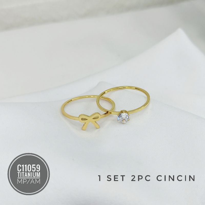 Cincin Titanium Set Pita Zircon 2pc C11059