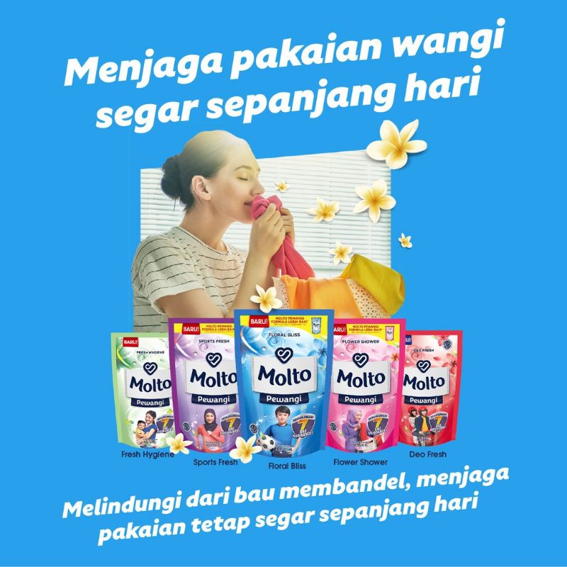 Molto Pelembut dan Pewangi Pakaian Flower Shower 780mL