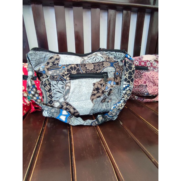 TAS SELEMPANG BATIK COWOK CEWEK MOTIF CAKEP