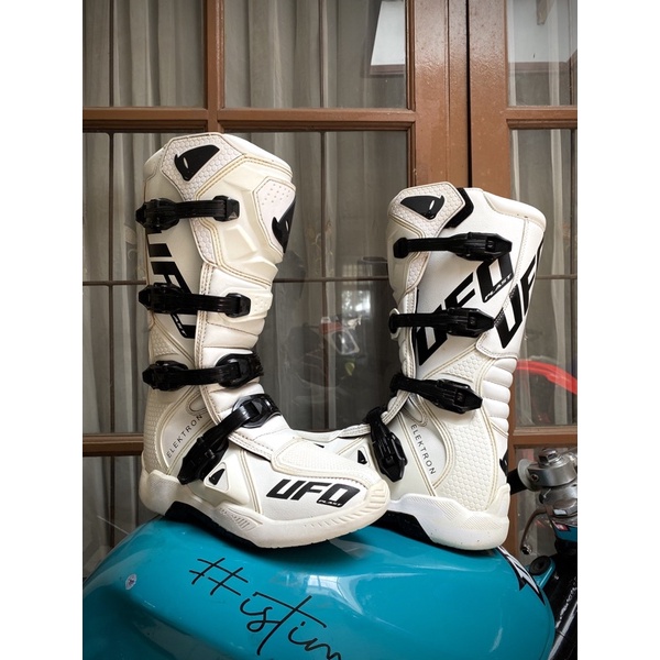 boots ufo elektron size 43