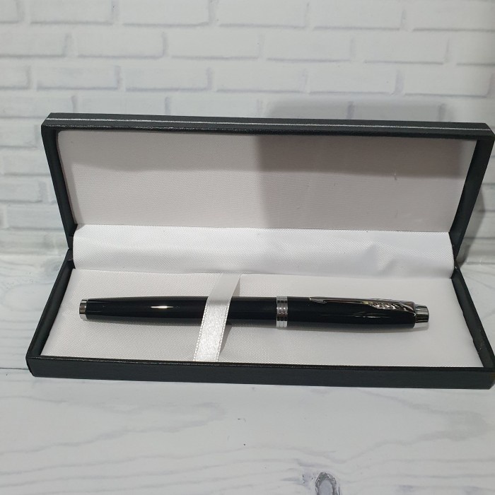 

Pulpen Promosi Parker IM TW New LQ Black CT Rollerball Free Grafir