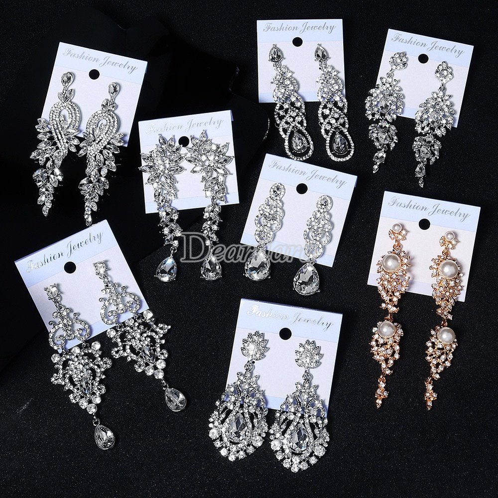 Anting Rumbai Panjang Aksen Berlian Bahan Alloy