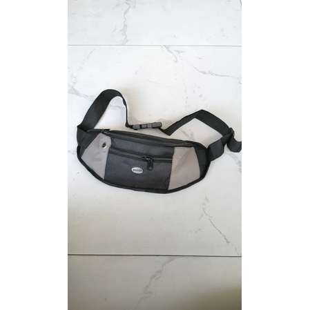 Tas Pinggang Pria Wanita Guess