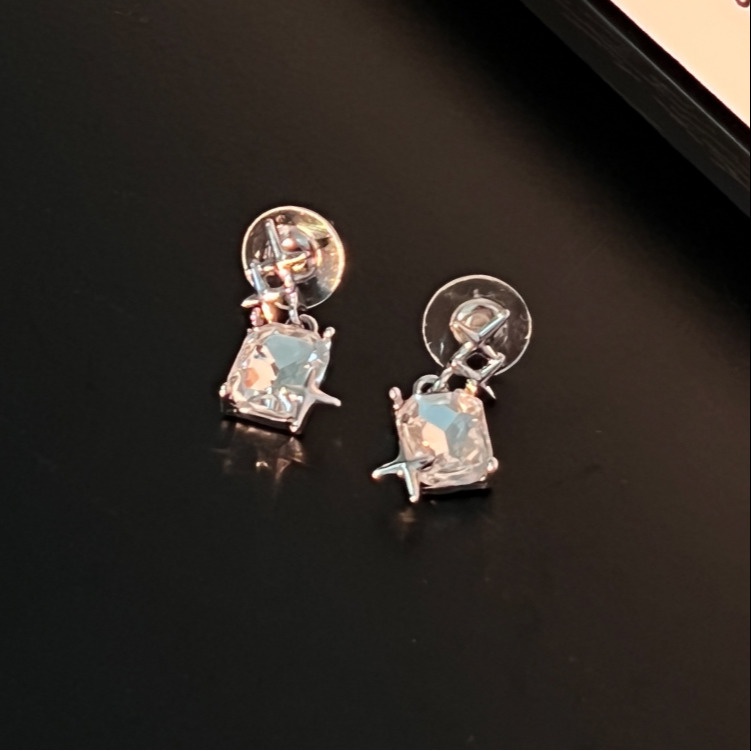 Anting Tusuk Retro Simple Desain Starburst Hias Zircon Untuk Wanita