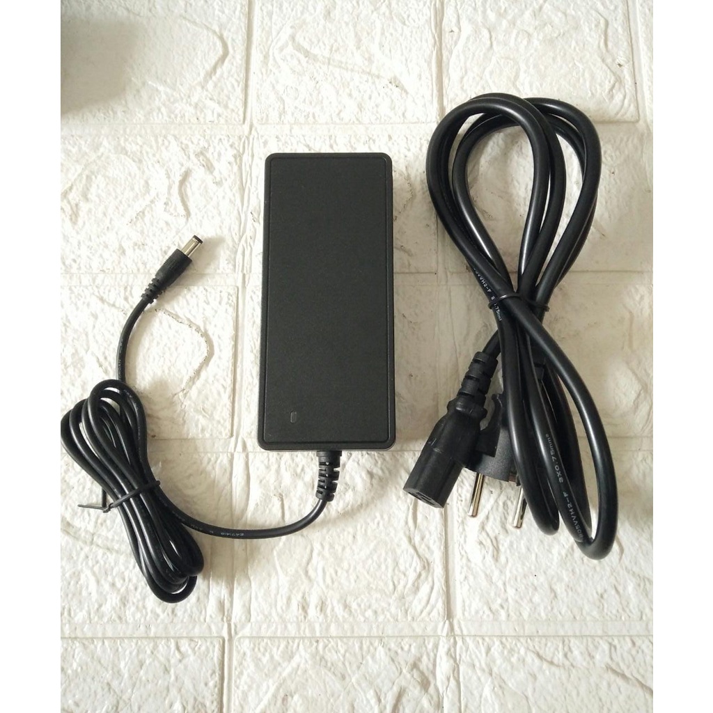 Adapter 18V 5A / 18 Volt 5A / AC DC Adaptor 18 Volt 5 Ampere / 18 Volt 5 Amper