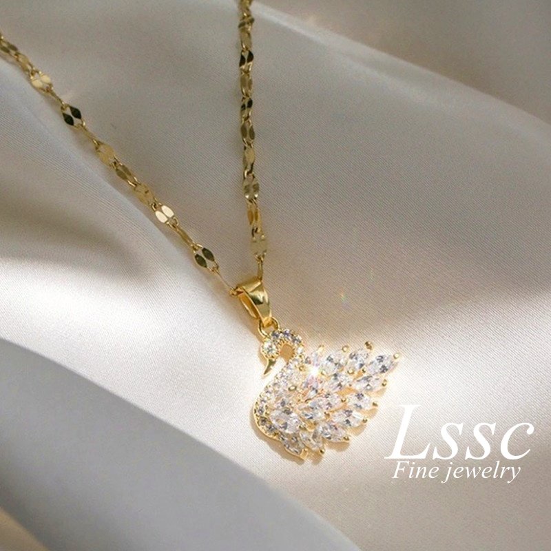 Kalung Titanium Wanita Anti Karat Kristal Berlian Mewah Emas 18K Perhiasan Korea