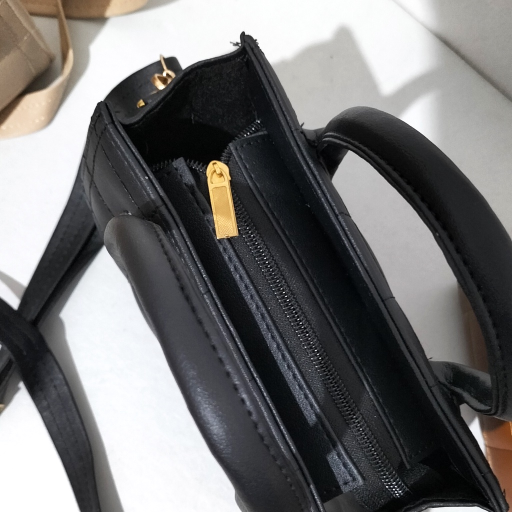 Tas selempang wanita terbaru tas kulit sintetis tas shoulder bag kekinian tas cewek - cewek korea slingbag