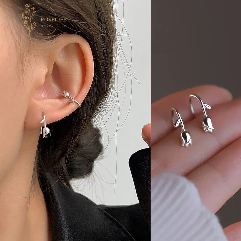 1 Pasang Anting Stud Desain Bunga Tulip Bahan S925 Silver Gaya Korea Untuk Wanita