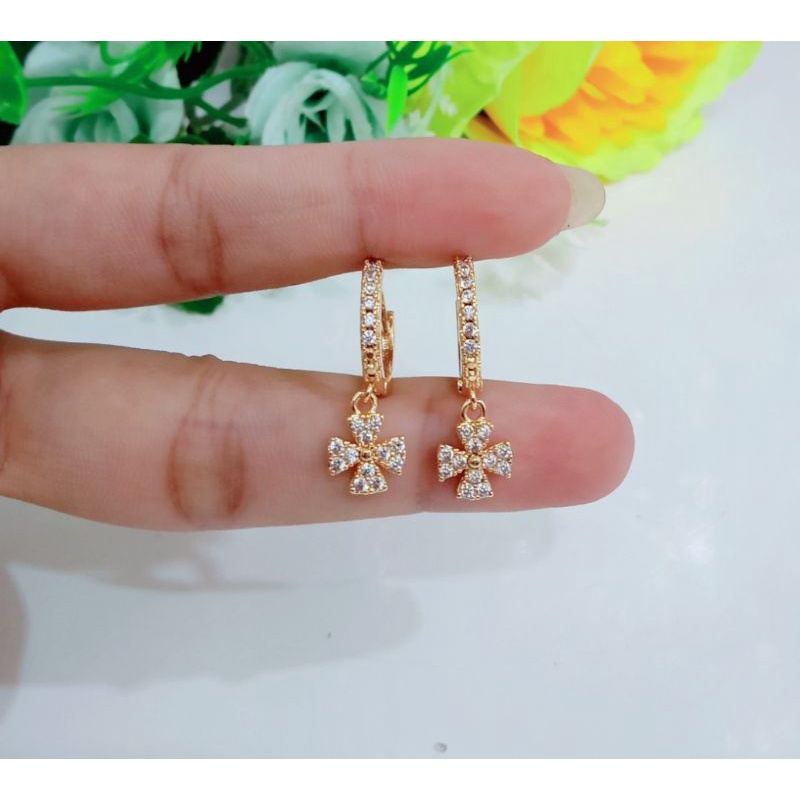 ANTING CLIP FULL PERMATA DENGAN LIONTIN MOTIF