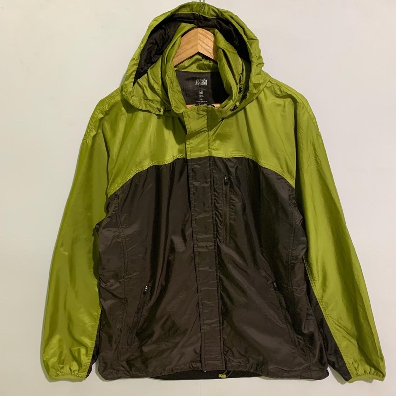 JAKET OUTDOOR/JAKET UNIQLO/JUAL UNIQLO/UNIQLO/UNIQLO ORIGINAL/UNIQLO SECOND