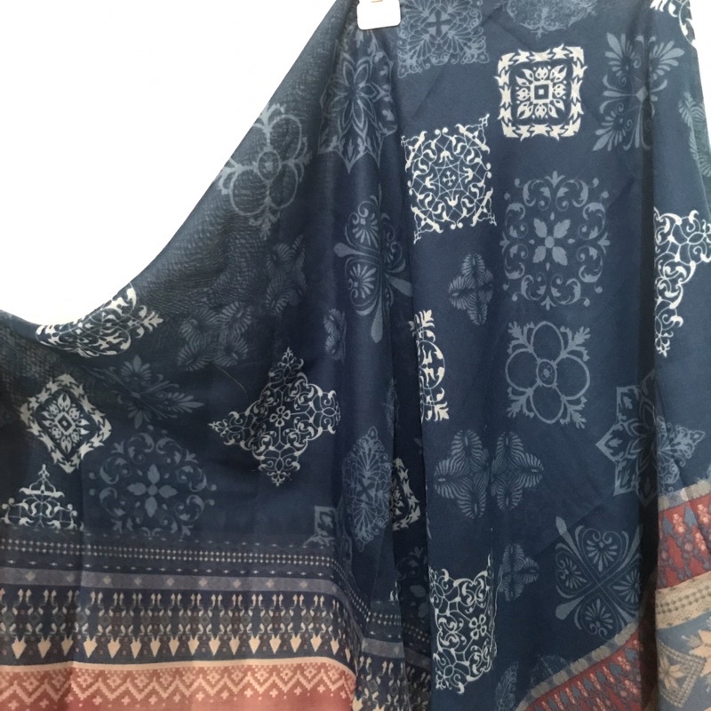 HIJAB VOAL MOTIF WAJIk BIRU