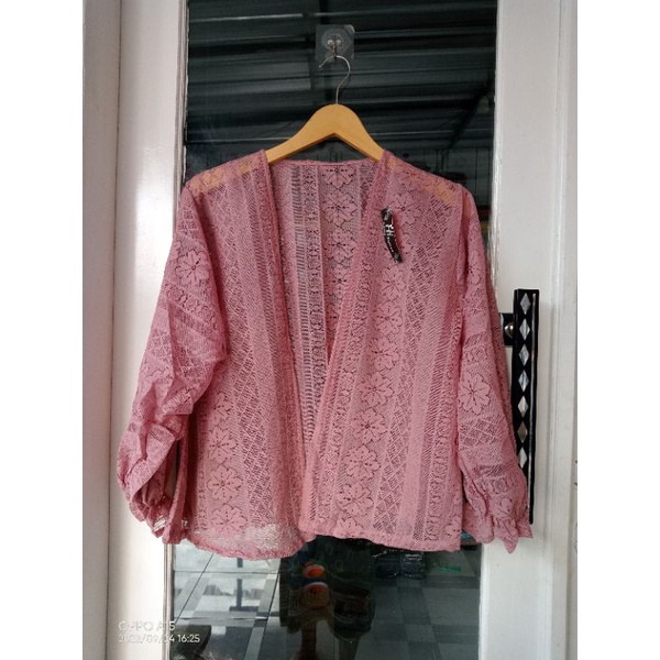 LACE OUTER CARDY/outer brukat crop/cardigan outer pendek-Dusty pink