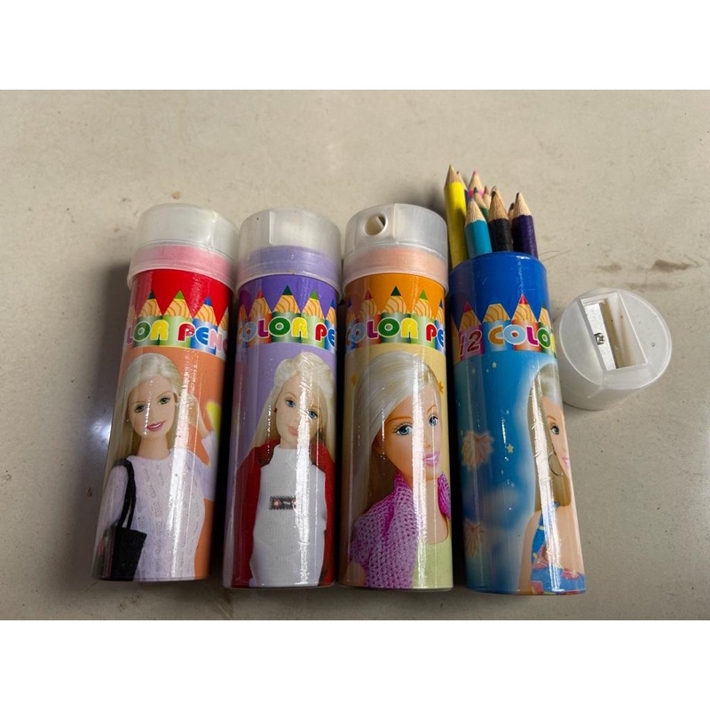 

pensil warna pendek plus rautan tabung motif barbie isi 12