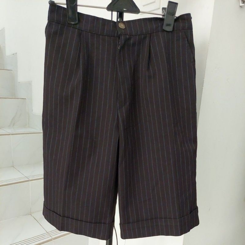 Celana Pendek Pria bahan jas motif garis