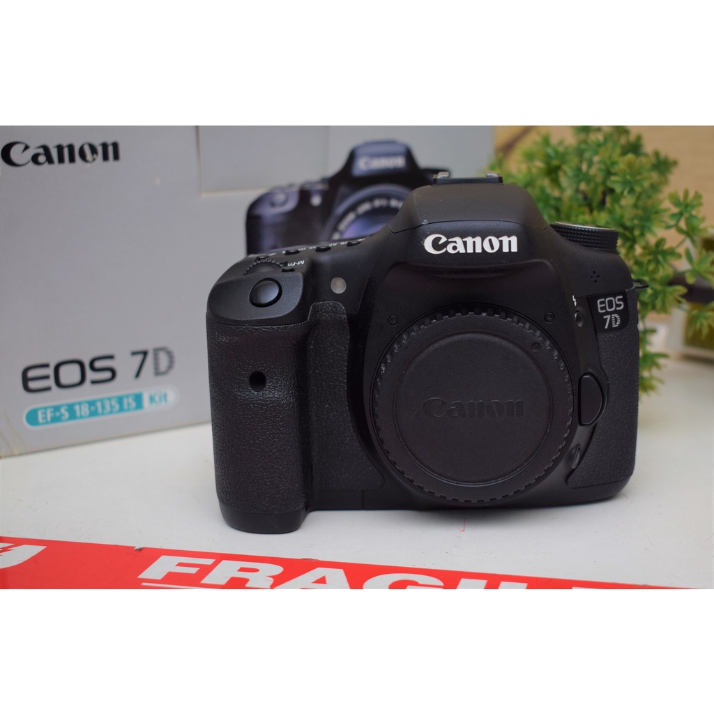 Jual Body Only Kamera Canon EOS 7D Fulset Bekas